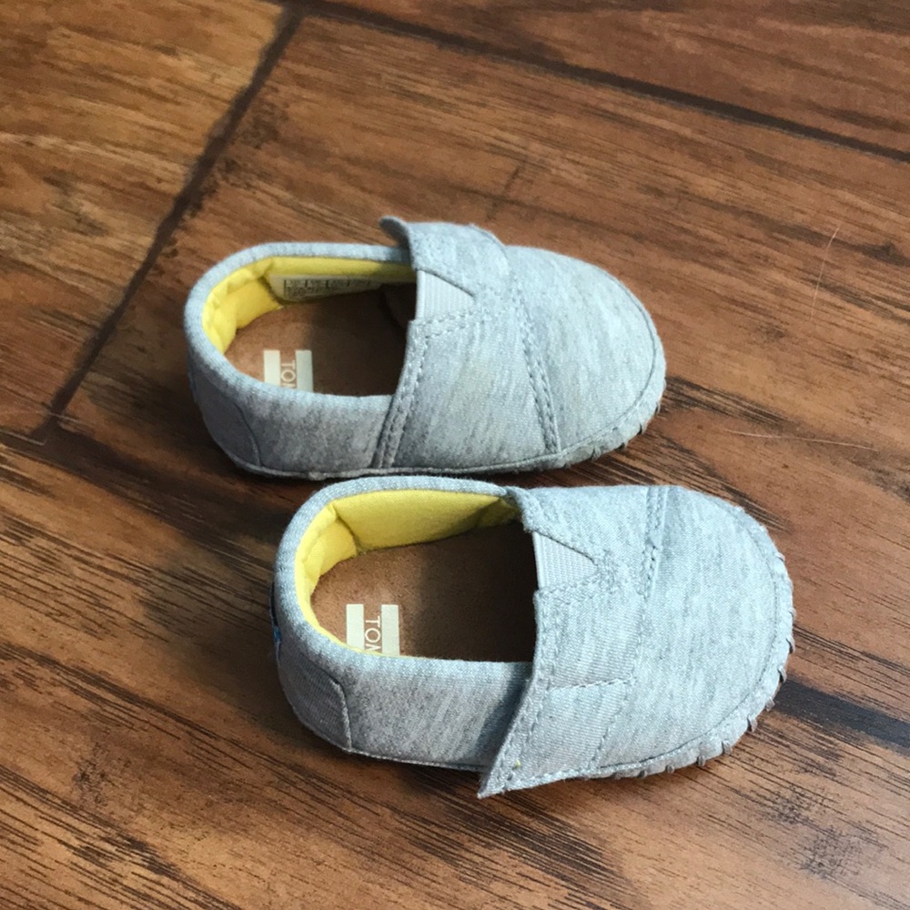 Toms Shoes